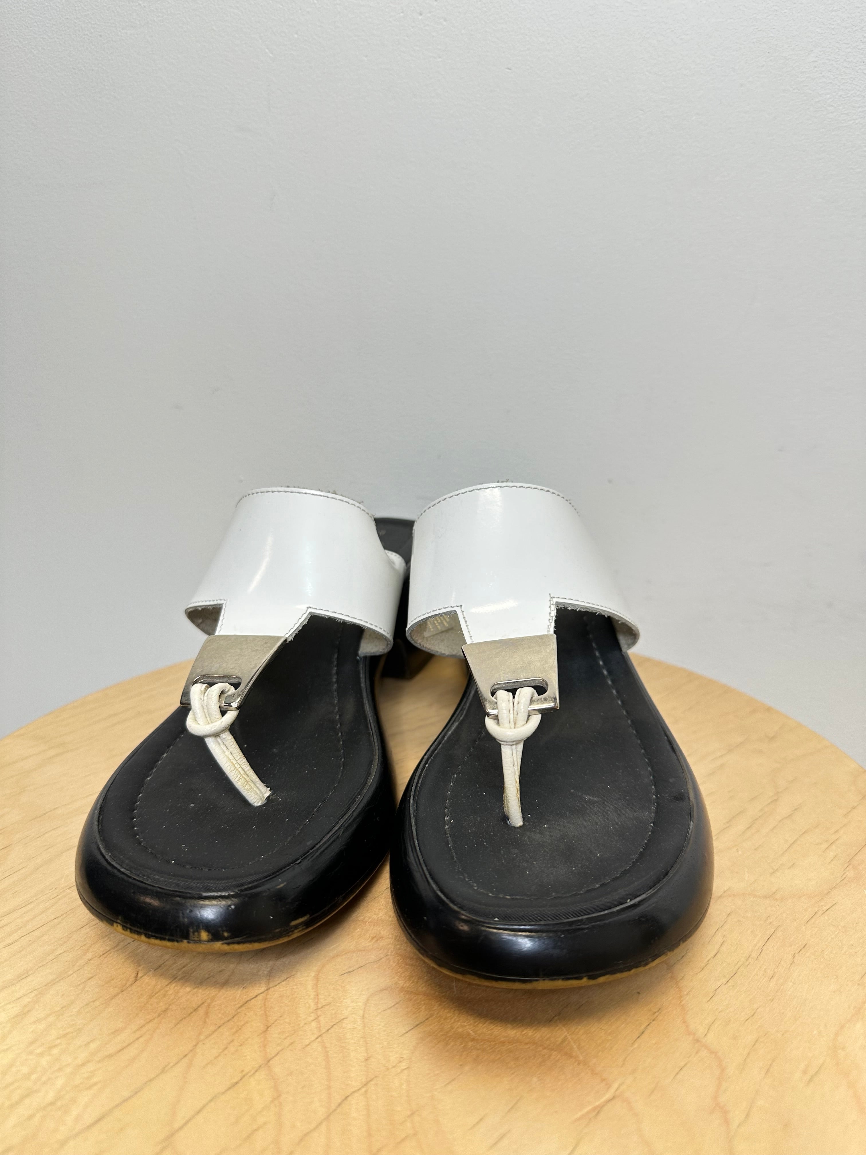 Vintage Black/White Leather Sandal - W8.5