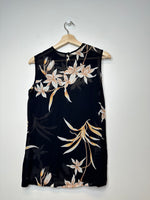 Charger l&#39;image dans la galerie, Vintage Black Floral Sheer Top - S
