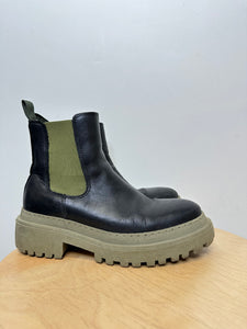 Shoe the Bear Black/Green Leather Boots - W7