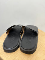 Load image into Gallery viewer, Zara Black Leather Sandals - W11.5/M9.5
