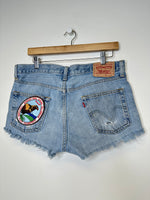 Load image into Gallery viewer, Vintage Blue Denim Reworked Shorts - L/32
