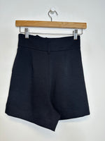 Load image into Gallery viewer, Wilfred Black Shorts - 00
