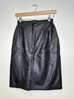 Charger l&#39;image dans la galerie, Vintage Black Leather Skirt - XS/24

